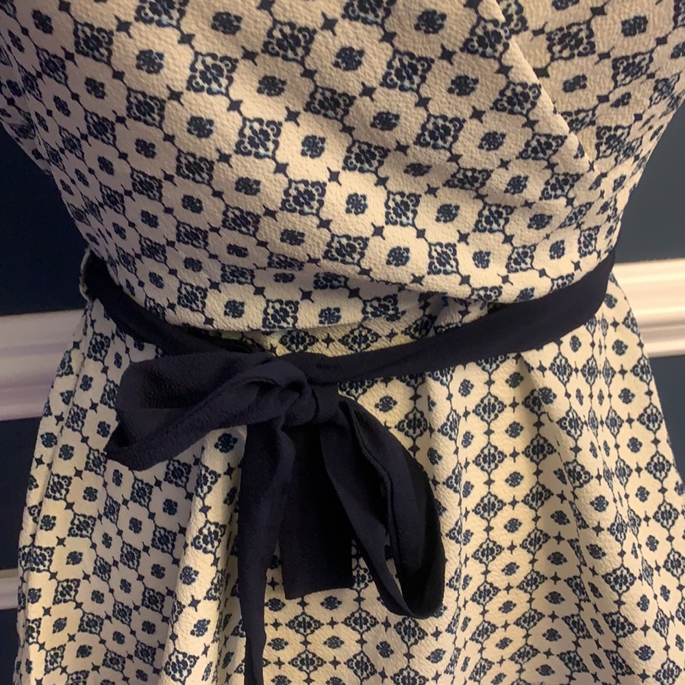 Monteau v-neck Blouse - Picture 3 of 12